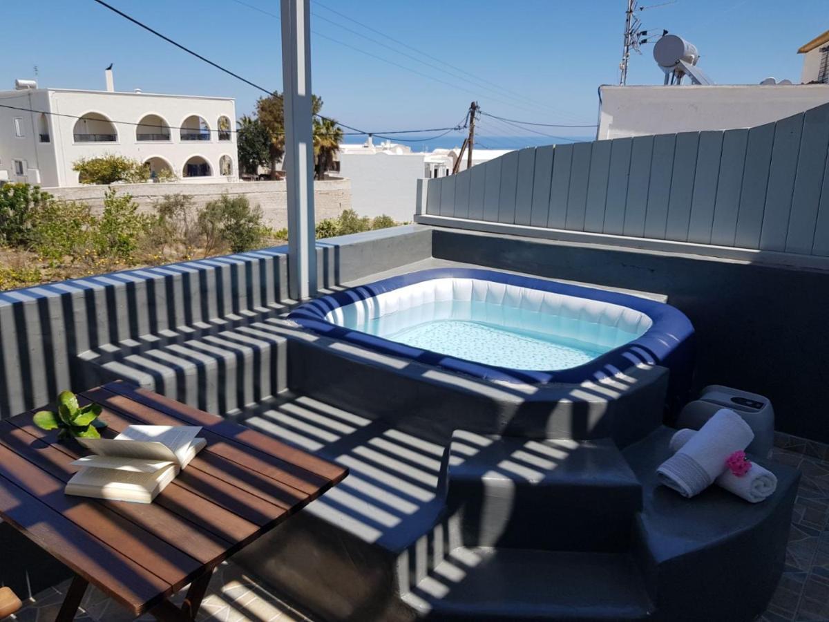 Aerenia Luxury Suites Karterádos Eksteriør billede