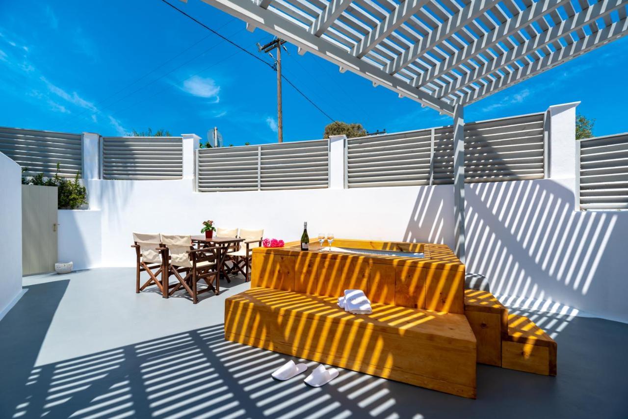 Aerenia Luxury Suites Karterádos Eksteriør billede