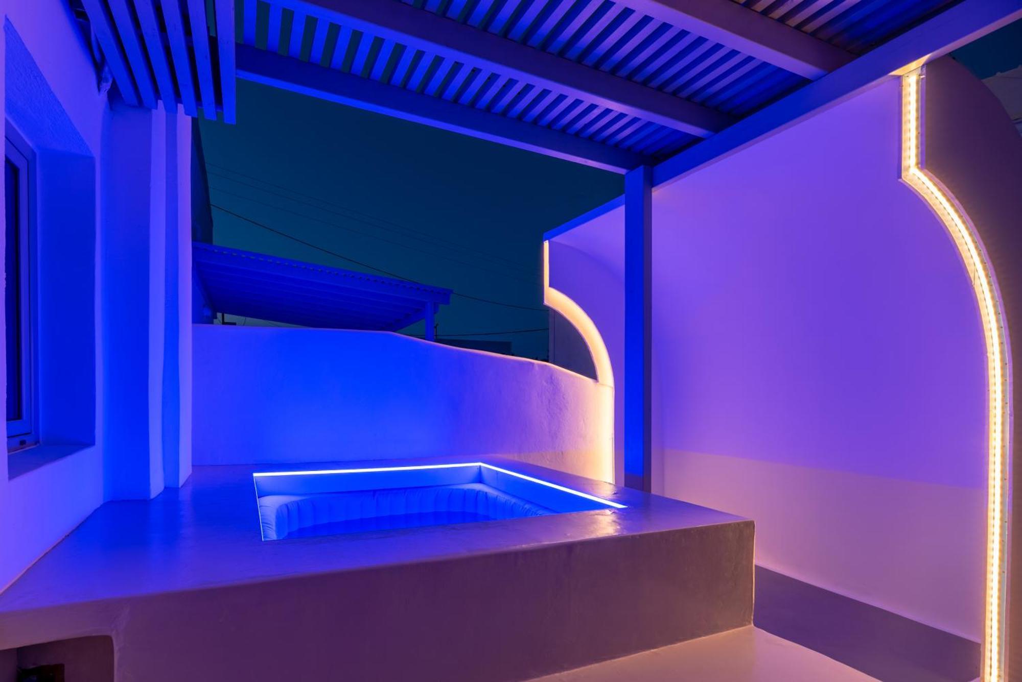 Aerenia Luxury Suites Karterádos Eksteriør billede