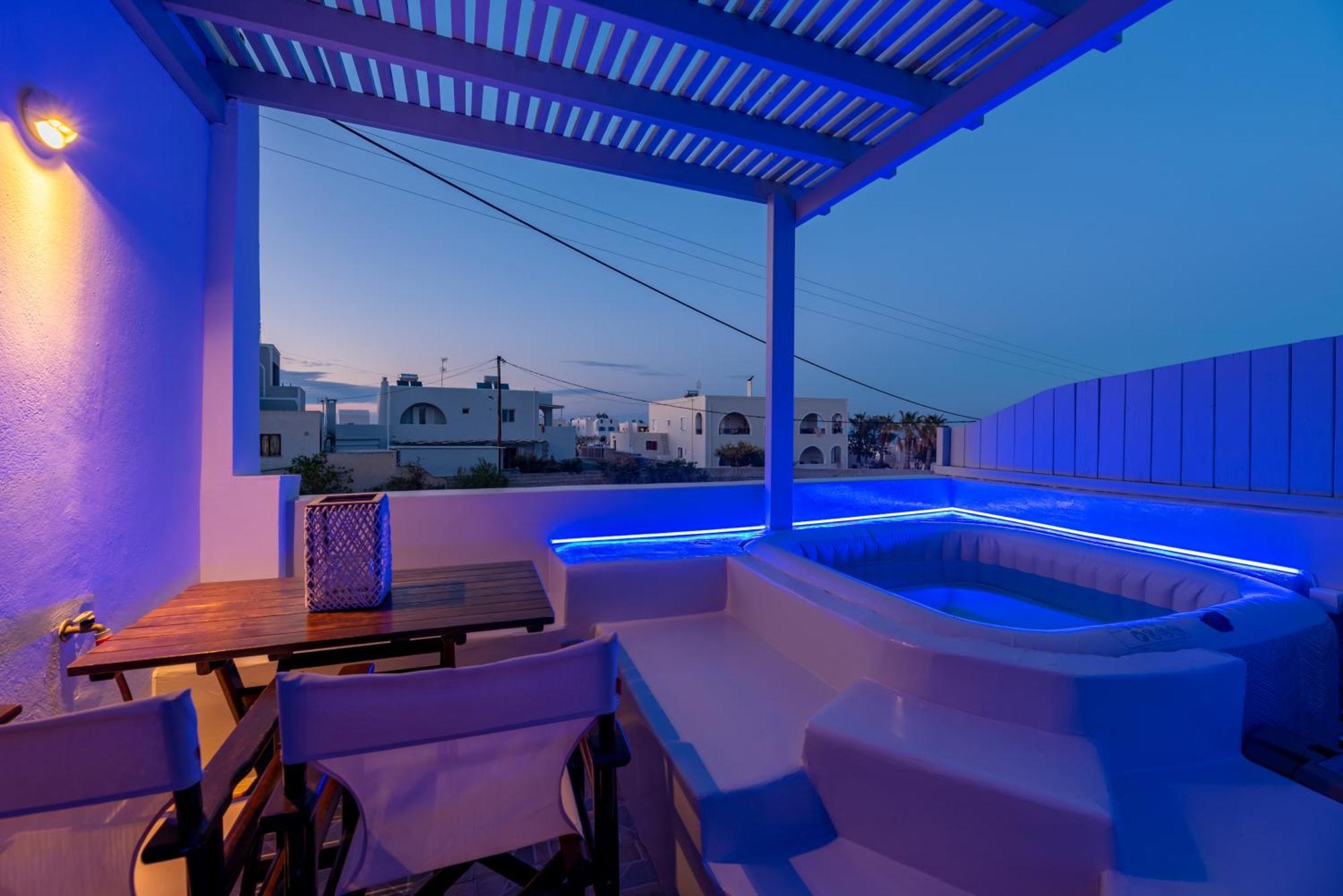 Aerenia Luxury Suites Karterádos Eksteriør billede
