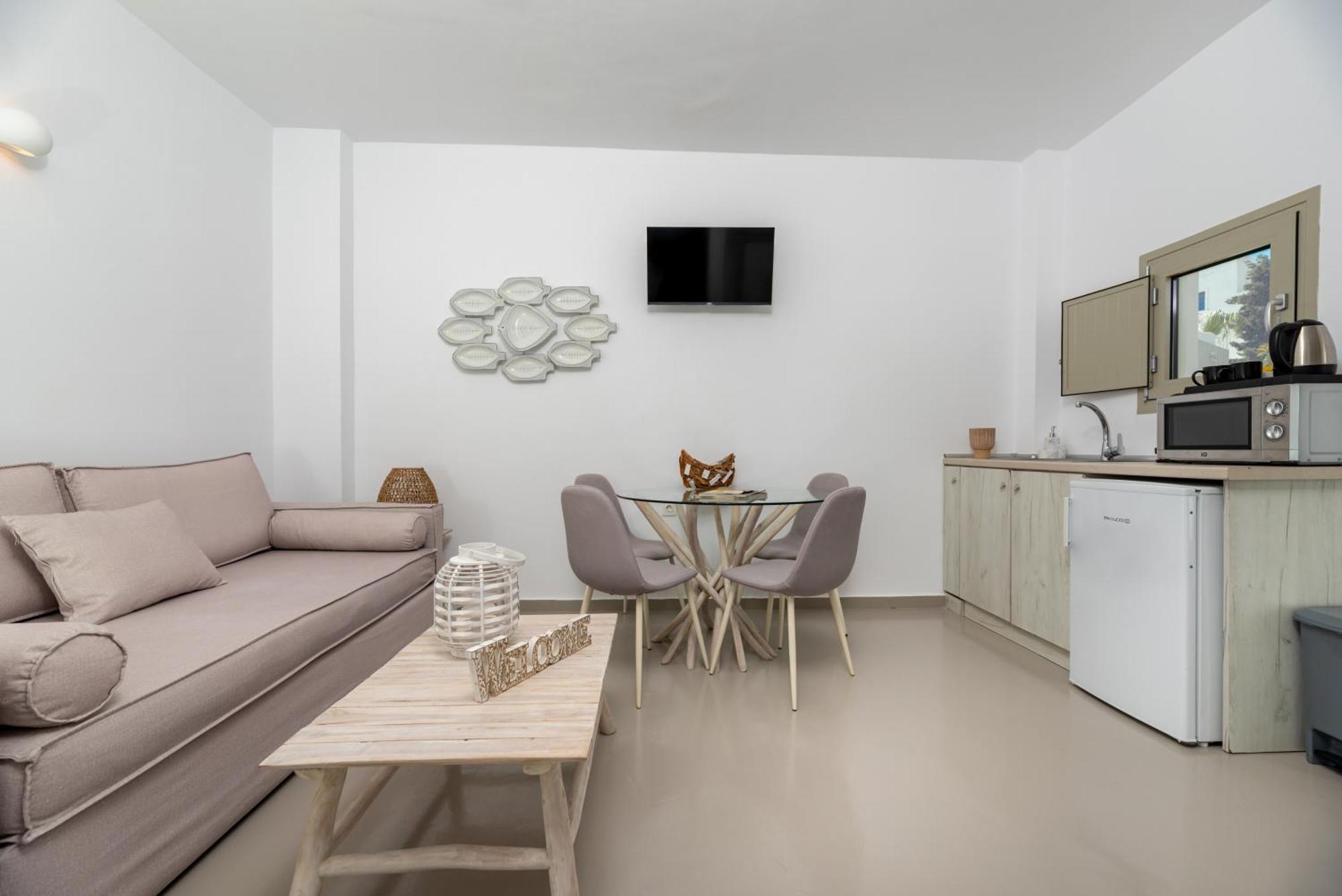 Aerenia Luxury Suites Karterádos Eksteriør billede